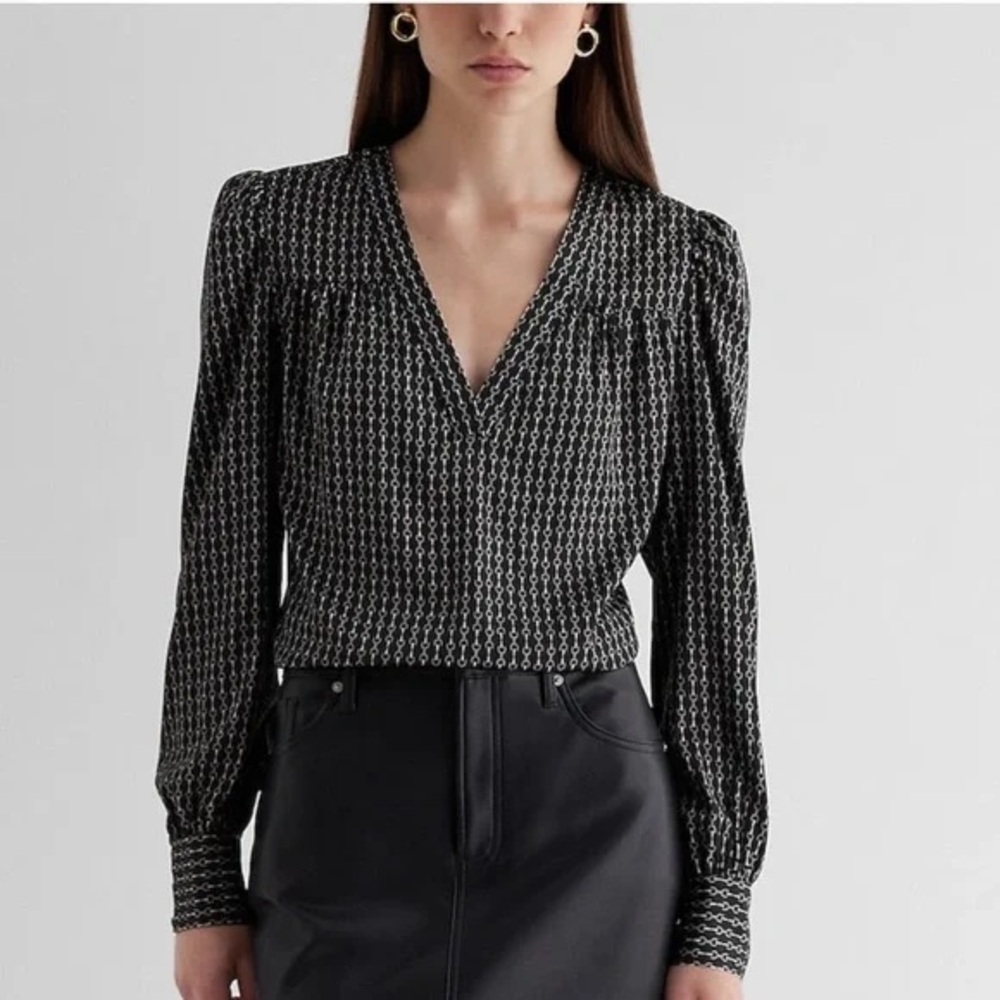 Express Black and White Patterned V-Neck Blouse